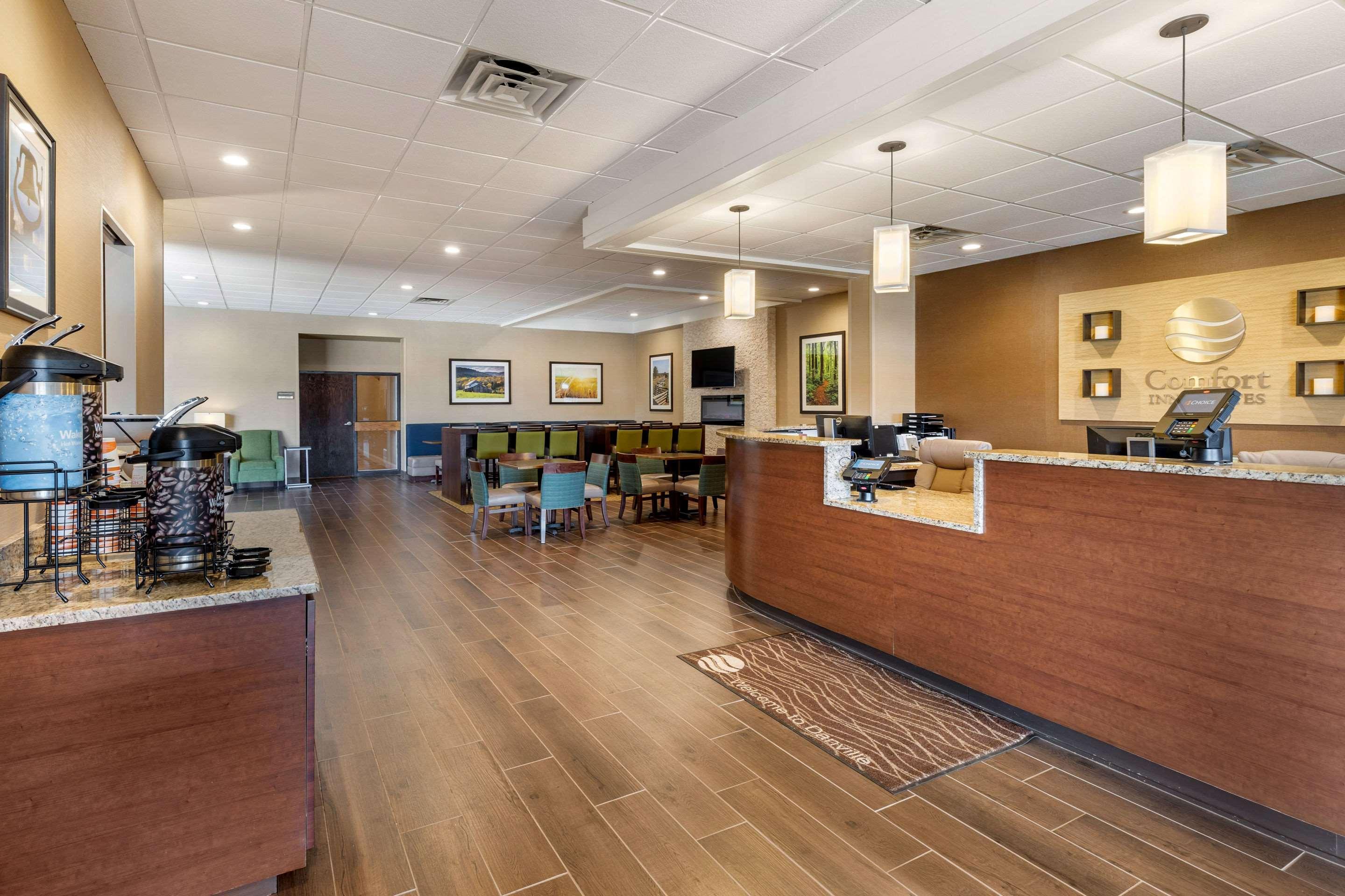 Comfort Inn & Suites Near Danville Mall מראה חיצוני תמונה